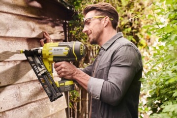 АККУМУЛЯТОРНЫЙ ГВОЗДЕР RYOBI R15GN18 1,8 мм +4 Ач