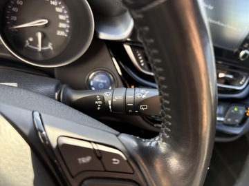 Toyota C-HR I Crossover Facelifting 1.8 Hybrid 122KM 2021 Toyota C-HR 1.8 Hybrid Style, zdjęcie 22