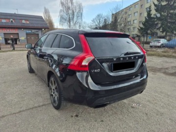 Volvo V60 I Kombi Facelifting 2.0 D3 DRIVE-E 150KM 2016 Volvo V60 Volvo V60 Ocean Race Edition 2,0 Diesel Zamiana 2.0 Diesel 150KM, zdjęcie 7