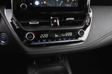 Toyota Corolla XII Sedan 1.8 Hybrid 122KM 2022 Toyota Corolla 1.8 Hybrid, Salon Polska, zdjęcie 17