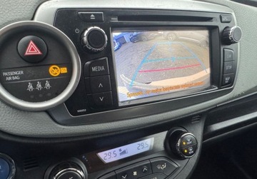 Toyota Yaris III Hatchback 5d Hybrid 100KM 2013 Toyota Yaris Hybrid 1.5 VVT-i 2013r kamera Navi niska cena 1.5 Hybryda, zdjęcie 1