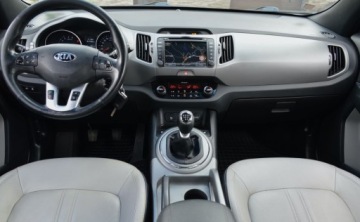 Kia Sportage III SUV Facelifting 1.7 CRDi 115KM 2015 Kia Sportage 1,7 CRDI 115 KM Klimatronic Nawigacja Kamera 1.7 Diesel 115KM, zdjęcie 18