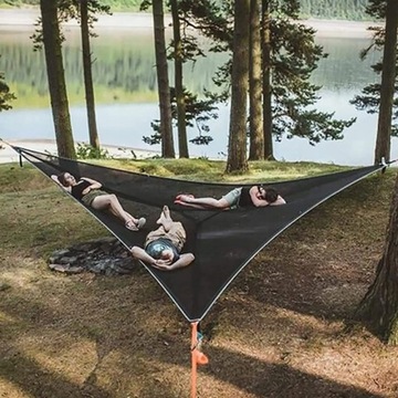 Powietrzny trójkątny hamak czarny 4*4*4m