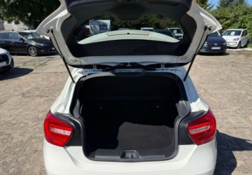 Mercedes Klasa A W176 Hatchback 5d Facelifting 180 d 109KM 2015 Mercedes-Benz Klasa A Mercedes-Benz A180 CDI 1.5 Diesel 109KM, zdjęcie 4