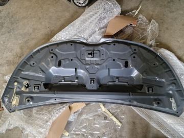 Капот Renault Trafic 2022 г.в. Незначительные повреждения.