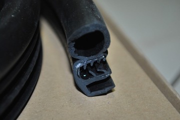 УПЛОТНИТЕЛЬ ДВЕРИ RENAULT TRAFIC II РАЗДВИЖНЫЕ ДВЕРИ