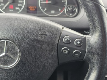 Mercedes Klasa A W169 Limuzyna 2.0 180 CDI 109KM 2011 Mercedes A 180 2.0CDi 109KM 2011 Klimatyzacja, zdjęcie 17