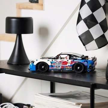 LEGO TECHNIC NASCAR CHEVROLET CAMARO ZL1 РАЛЛИНЫЙ АВТОМОБИЛЬ ОТКРЫВАЮЩИЙСЯ КАПОТ ДВИГАТЕЛЬ V8
