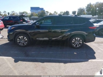Toyota Highlander III 2023 Toyota Highlander XLE 2023 2.4 Benzyna 265KM, zdjęcie 2