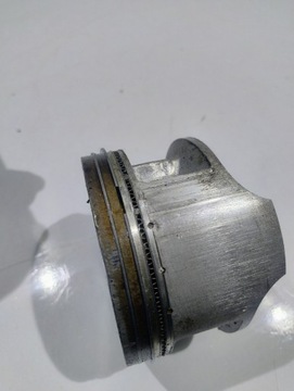 Цилиндровый поршень Suzuki DR 750 Big DR750