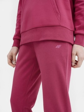 ЖЕНСКИЕ ДЖОГГЕРЫ 4F ИЗ ХЛОПКА