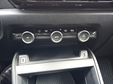 Citroen C4 III SUV 1.2 PureTech 102KM 2024 Citroen C4 Serwis w ASO | Pierwszy właściciel | FV, zdjęcie 29