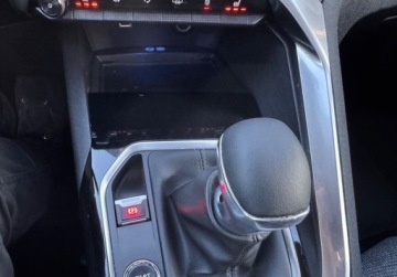 Peugeot 3008 II Crossover 1.2 PureTech 130KM 2019 Peugeot 3008 Rezerwacja 1.2 Benzyna 130KM, zdjęcie 14