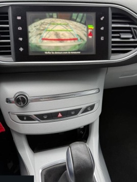 Peugeot 308 II Hatchback 5d 1.2 PureTech 130KM 2014 Peugeot 308 1.2 PureTech 130KM GPF EAT8 Stop&amp;Start Tech Edition 2014r, zdjęcie 20