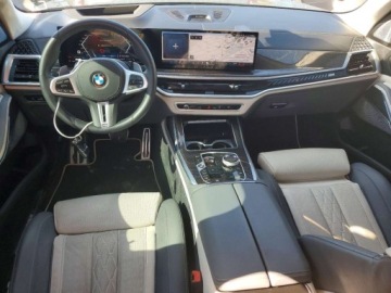 BMW X7 2025 BMW X7 M60i 2025 4.4 Benzyna 523KM, zdjęcie 8