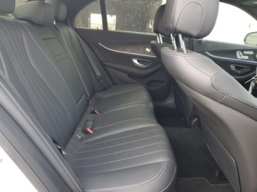 Mercedes Klasa E W213 2022 Mercedes-Benz Klasa E 350 2022 2.0l 2.0 Benzyna 255KM, zdjęcie 10