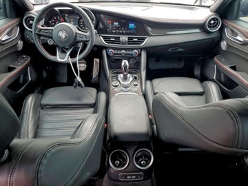 Alfa Romeo Giulia II Sedan Facelifting 2.0 Turbo 280KM 2023 Alfa Romeo Giulia Ti 2023 2.0l 2.0 Benzyna 280KM, zdjęcie 8