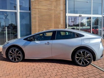 Toyota Prius V (XW60) 2.0  Hybrid Dynamic Force Plug-in 223KM 2026 Od ręki - Executive 2.0 Plug-in Hybrid 223KM | Kamera 360!, zdjęcie 1