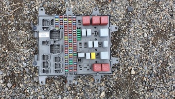 Skrzynka Bezpieczników Renault Midlum 220