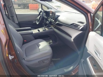 Toyota Sienna III 2021 Toyota Sienna XLE 2021 2.5l 2.5 Hybryda 189KM, zdjęcie 9