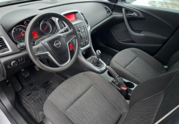 Opel Astra J Hatchback 5d Facelifting 1.6 Twinport ECOTEC 115KM 2015 Opel Astra 1.6 Benzyna 115 KM Enjoy, bezwypadkowy, VATmarza 1.6 Benzyna, zdjęcie 10