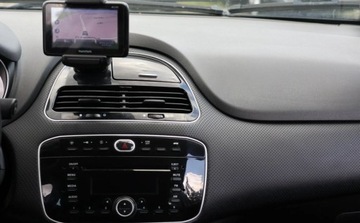 Fiat Punto Punto 2012 Hatchback 3d 1.2 8v 69KM 2012 Fiat Punto KLIMA, Wielofunkcja, Seryjne radio Centralny Zamek, Nawigacja..., zdjęcie 5