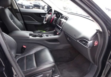 Jaguar F-Pace SUV 3.0 TDV6 300KM 2016 Jaguar F-Pace Jaguar F-Pace 3.0 TDV6 AWD 300 Sport 3.0 Diesel 300KM, zdjęcie 19