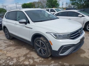 Volkswagen Tiguan III 2024 Volkswagen Tiguan 2024 VOLKSWAGEN TIGUAN 2.0T WOLFSBURG EDITION 2.0 Benzyna, zdjęcie 2