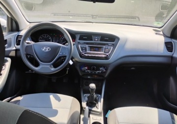 Hyundai i20 II 2016 Hyundai i20 112016r, 1.2 Benzyna. Lekko uszkodzony prawy bok. Jezdzi. 1.2, zdjęcie 6
