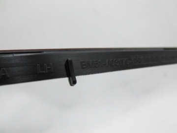 НАКЛАДКА ЛЕВОГО ВЕТРОВОГО СТЕКЛА FORD FOCUS MK3 /FL _ 2002778 _ BM51-A03179-AC