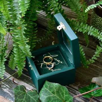 Коробочка для обручальных колец BOTTLE GREEN NAMES P2W