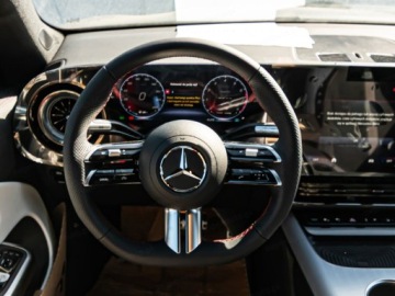 Mercedes CLA C118/X118 2026 MERCEDES-BENZ CLA 200 AMG Line Sedan 1.5 163KM 2026, zdjęcie 5