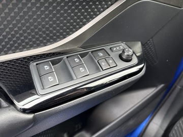 Toyota C-HR I Crossover 1.8 Hybrid 122KM 2018 Toyota C-HR 1.8 Hybrid Selection Toyota C-HR SELEC, zdjęcie 18