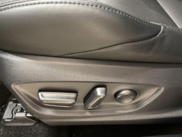 Toyota Corolla Cross 2.0 Hybrid Dynamic Force 197KM 2022 Toyota Corolla Cross 2.0 Hybrid Premiere Edition T, zdjęcie 20