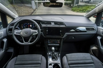 Volkswagen Touran III 1.5 TSI EVO 150KM 2024 Volkswagen Touran Highline 1.5 TSI EVO 150 KM DSG, zdjęcie 15