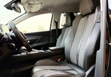 Peugeot 5008 II Crossover 1.6 BlueHDI 120KM 2017 Peugeot 5008 7 Osobowy 1.6 Diesel 120KM, zdjęcie 8