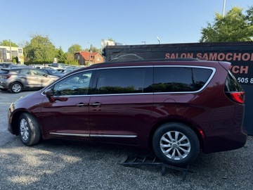 Chrysler Pacifica II 3.6 V6 291KM 2017 Chrysler Pacifica INSTALACJA GAZOWA, zdjęcie 9