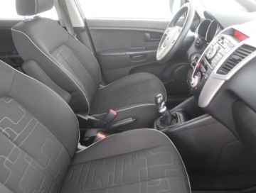 Kia Venga Mikrovan 1.4 DOHC CVVT 90KM 2010 Kia Venga 1.4 CVVT, Salon Polska, GAZ, Klima, zdjęcie 8