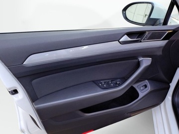 Volkswagen Passat B8 Variant Facelifting 2.0 TDI SCR 150KM 2021 Volkswagen Passat Faktura VAT DSG Hak Kamera Aut.ParkowanieModel 2022, zdjęcie 8