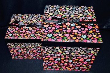 PUDEŁKO PREZENTOWE 22X22 CM 4 WZORY