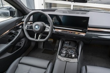 BMW Seria 5 G90-91 Sedan Plug-In 3.0 50e 489KM 2025 BMW 550 xDrive Sedan Dostępny od ręki!, zdjęcie 17