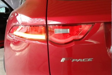 JAGUAR F-PACE PRAVÁ SVĚTLO W BLATNÍK ZADNÍ BOX