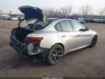 Alfa Romeo Giulia II Sedan Facelifting 2.0 Turbo 280KM 2020 Alfa Romeo Giulia Sport 2020 2.0 Benzyna 280KM, zdjęcie 5