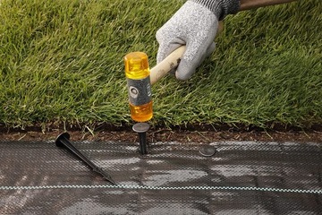 АГРО ТКАНЬ АГРО НЕТКАНЫЙ КОВРИК + КОЛЫЖКИ