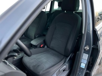 Volkswagen Tiguan II SUV Plug-in 1.4 TSI e-HYBRID 245KM 2022 Volkswagen Tiguan Tiguan 1.4 TSI Plug In DSG Highline LED Matrix Hak AsoFV, zdjęcie 15