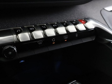 Peugeot 3008 II Crossover 1.6 BlueHDi 120KM 2017 Peugeot 3008 Navi Czujniki parkowania Klimatyzacja, zdjęcie 29