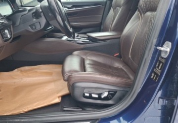 BMW Seria 5 G30-G31 Touring 530d 265KM 2017 BMW Seria 5 530d Luxury Line aut 3.0 Diesel 265KM, zdjęcie 10