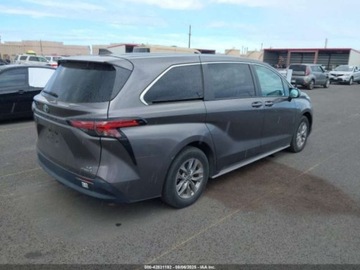 Toyota Sienna III 2022 Toyota Sienna LE 2022 2.5L 2.5 Hybryda 189KM, zdjęcie 5