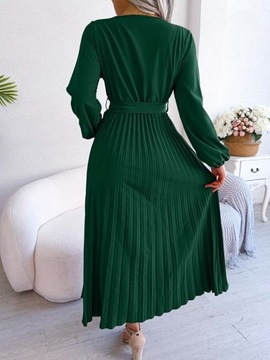 Elegantné plisované šaty s dlhým opaskom