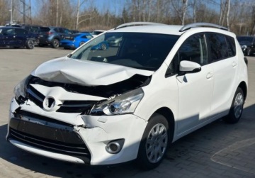Toyota Verso Minivan Facelifting 2.0 D-4D 124KM 2014 Toyota Verso 2.0D-4D 124KM 2014r. 7-os.auto zarejestrowane i ubezpieczone, zdjęcie 2